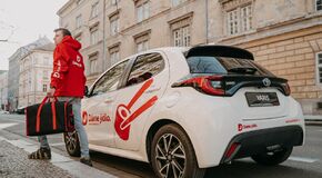 Dáme jídlo přidává do své flotily hybridní Yaris